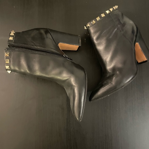 ROCKSTUD LEATHER ANKLE BOOTS Valentino - Picture 2 of 5